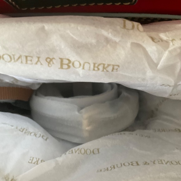 Disney Dooney and bourke satchel - Picture 7 of 7